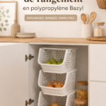 Trois paniers de rangement Bazyl en polypropylène décorés dans un intérieur moderne.