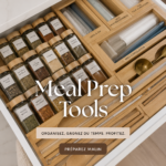 Espace de cuisine organisé avec des outils de meal prep