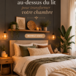 Déco au-dessus d'un lit avec des tableaux et des plantes