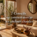 Salon lumineux avec des couleurs chaudes harmonieusement agencées.