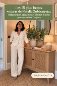 Entrée décorée avec élégance, combinaison de couleurs chaudes et accessoires pratiques.