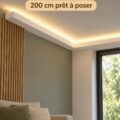 Caisson lumineux en plâtre apportant une lumière douce dans une pièce.