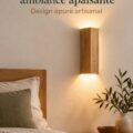 Lampe murale en bois minimaliste éclaire un intérieur moderne